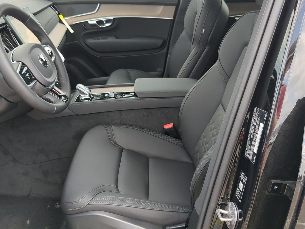 Thumbnail: 2026 Volvo XC90 - 10