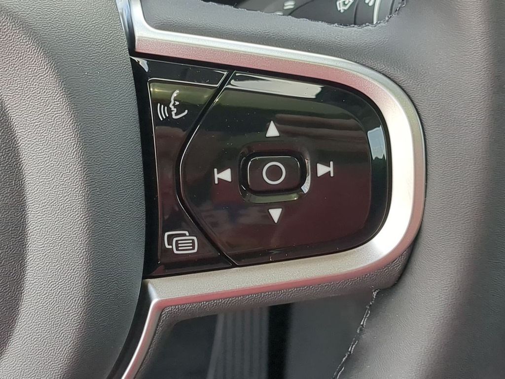 Thumbnail: 2026 Volvo XC90 - 28