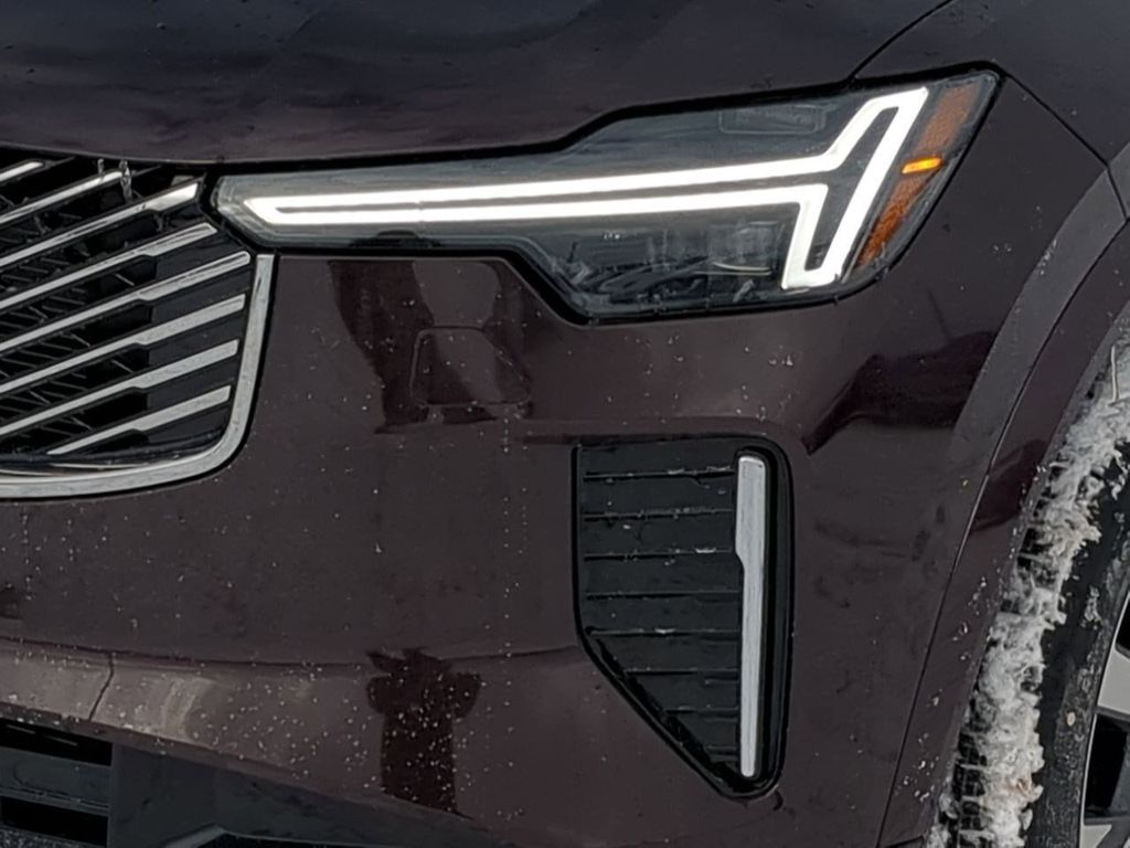 Thumbnail: 2026 Volvo XC90 - 21