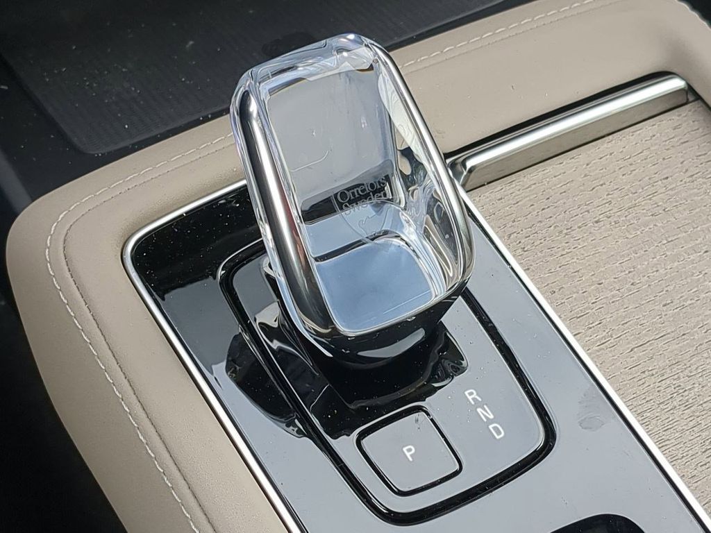 Thumbnail: 2026 Volvo XC90 - 15