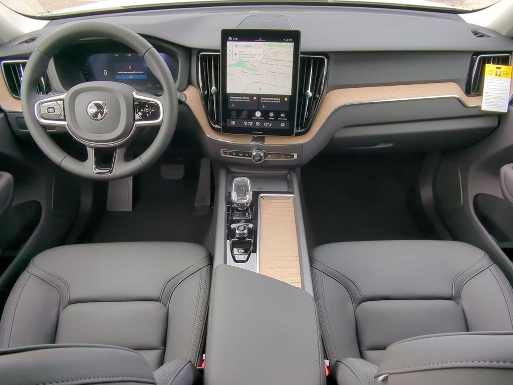 Thumbnail: 2026 Volvo XC60 - 8