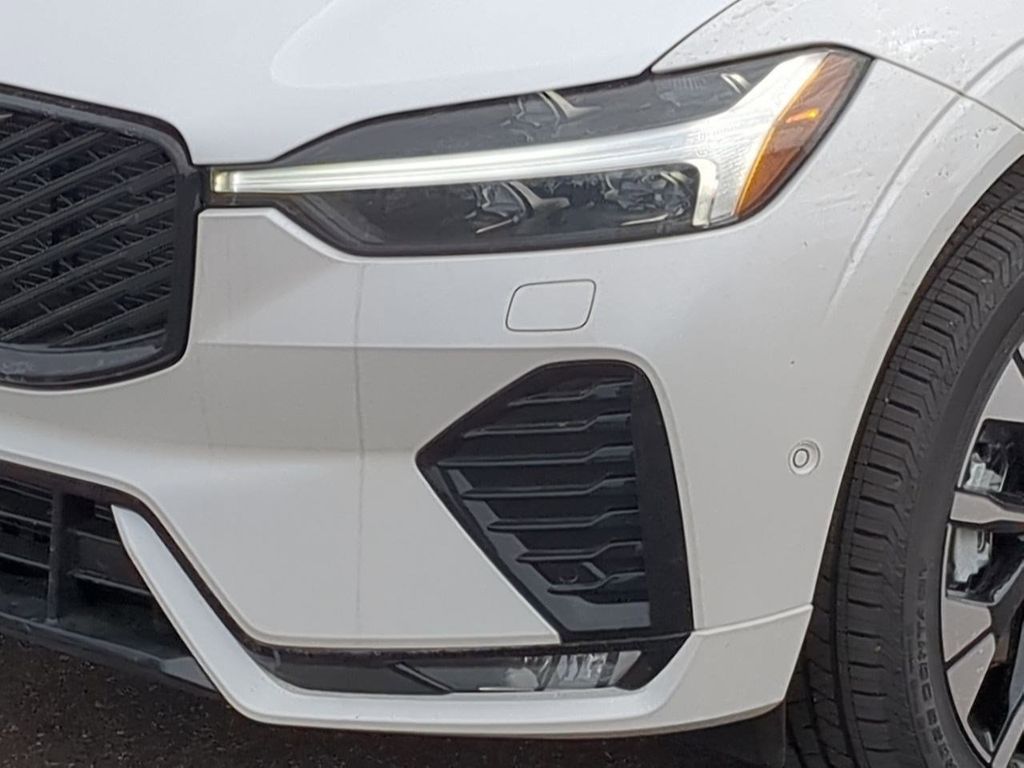 Thumbnail: 2026 Volvo XC60 - 21