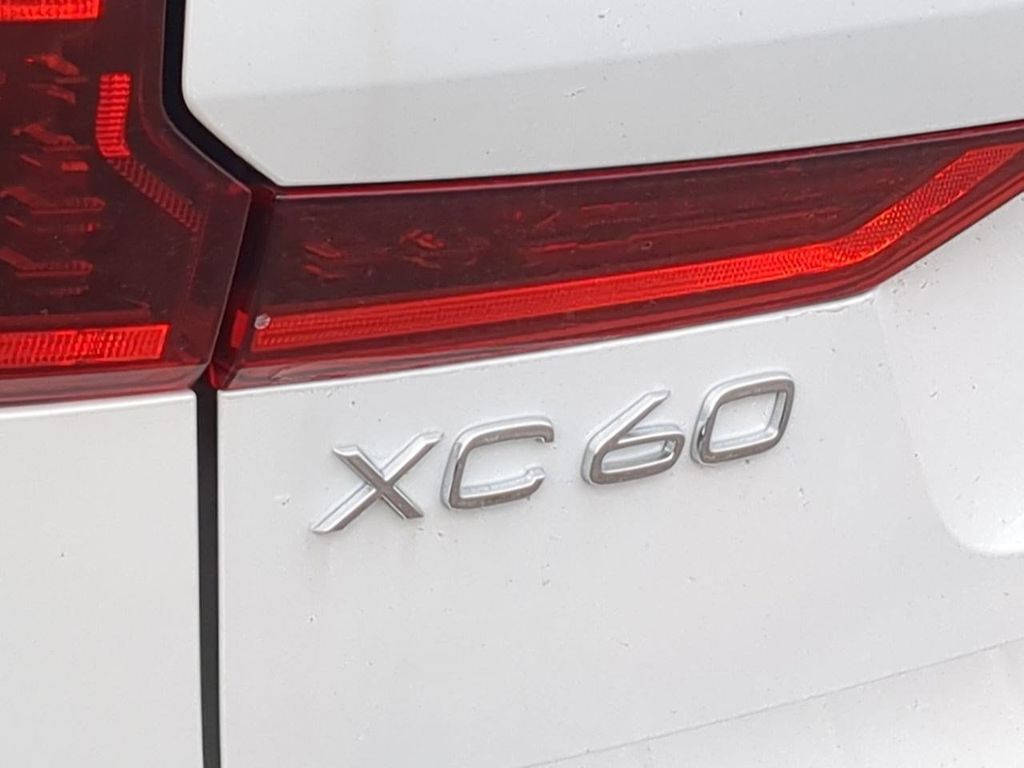 Thumbnail: 2026 Volvo XC60 - 22