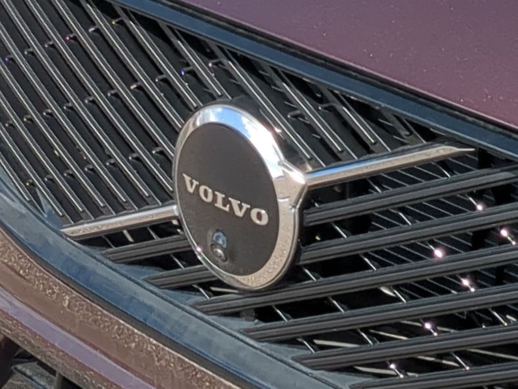 Thumbnail: 2026 Volvo XC60 - 7