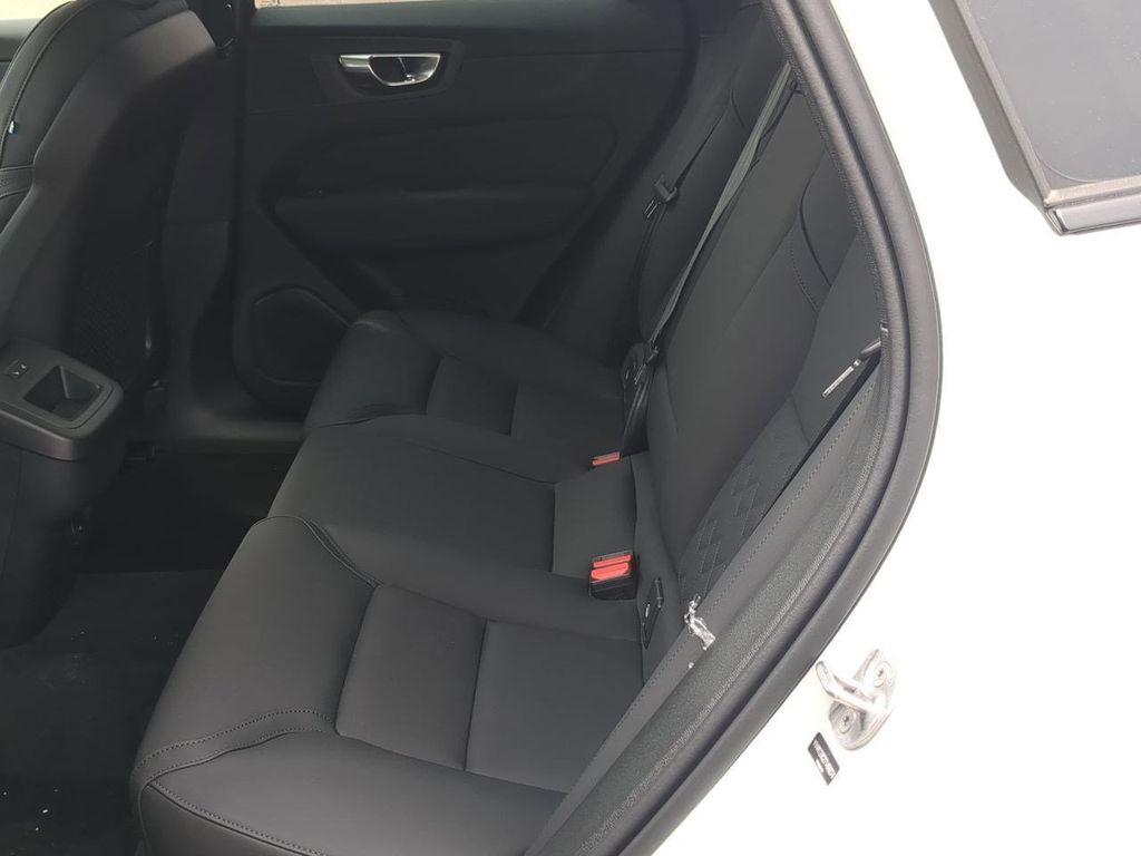 Thumbnail: 2026 Volvo XC60 - 25