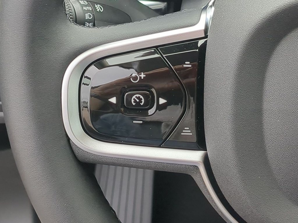 Thumbnail: 2026 Volvo XC60 - 27