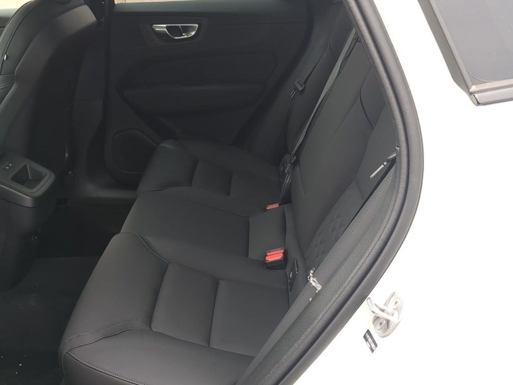 Thumbnail: 2026 Volvo XC60 - 25
