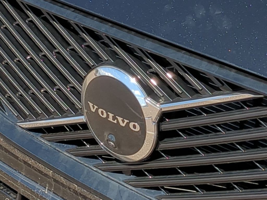 Thumbnail: 2026 Volvo XC60 - 7