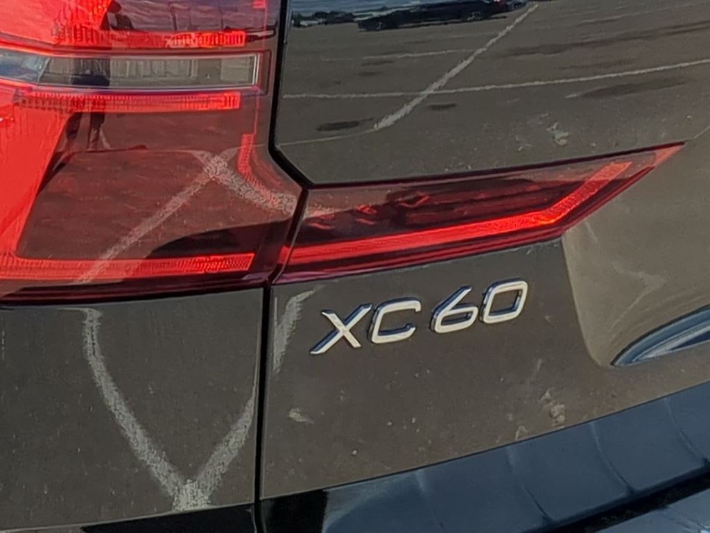 Thumbnail: 2026 Volvo XC60 - 23