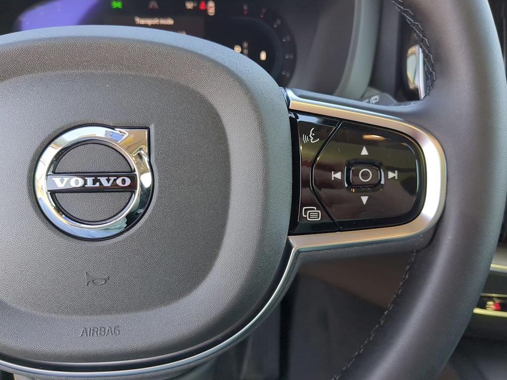 2025 Volvo XC60 B5 Plus 31