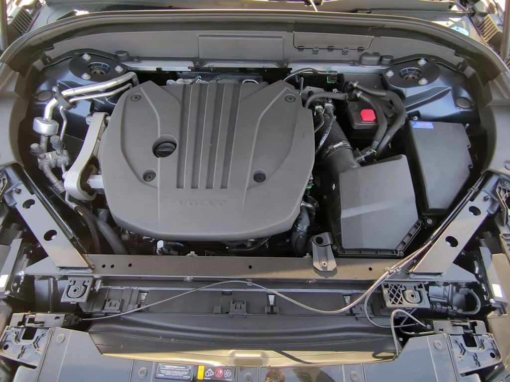 2025 Volvo XC60 B5 Plus 23