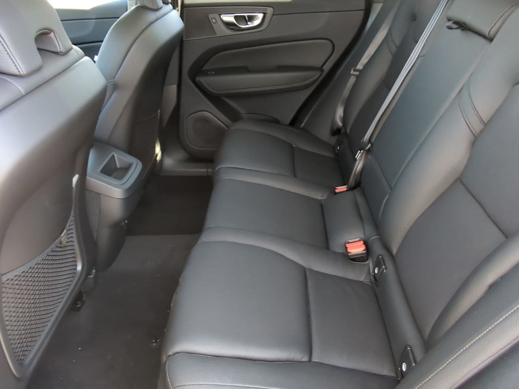 2025 Volvo XC60 B5 Plus 13
