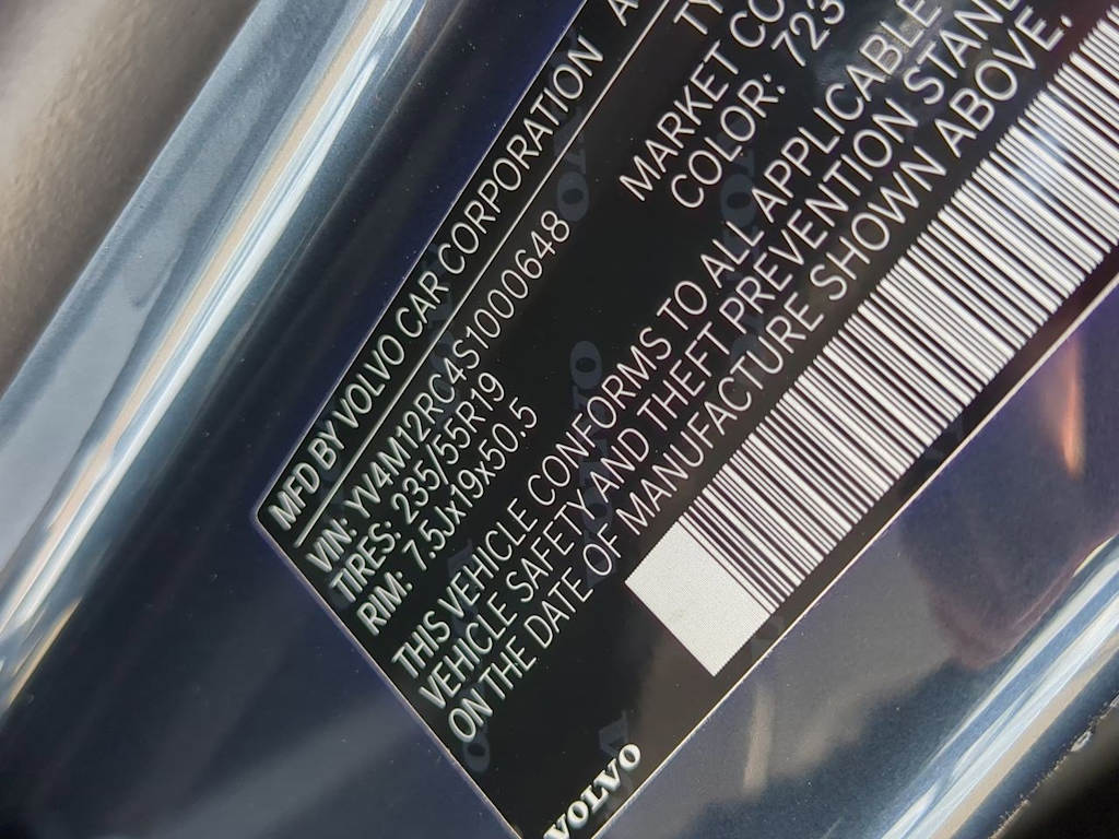 2025 Volvo XC60 B5 Plus 18