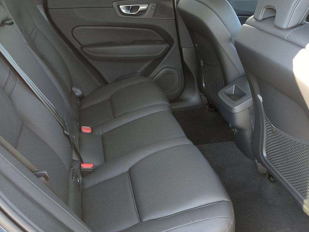 2025 Volvo XC60 B5 Plus 26