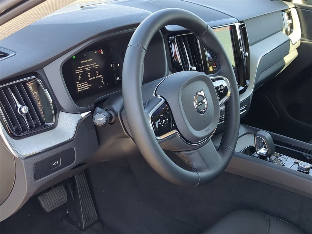 Thumbnail: 2025 Volvo XC60 - 2