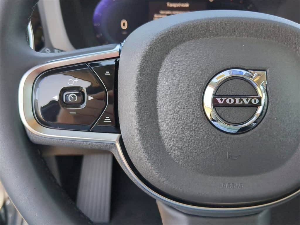 Thumbnail: 2025 Volvo XC60 - 30