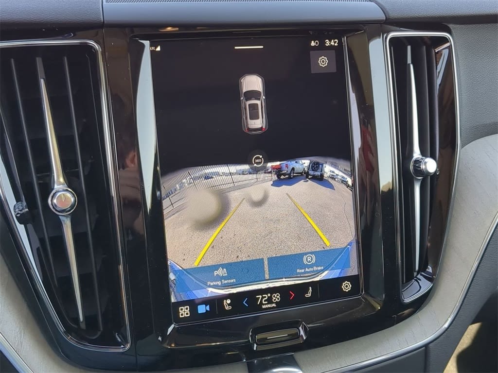 Thumbnail: 2025 Volvo XC60 - 34