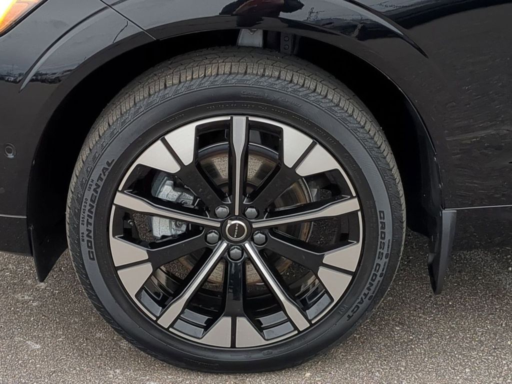 Thumbnail: 2026 Volvo XC60 - 8