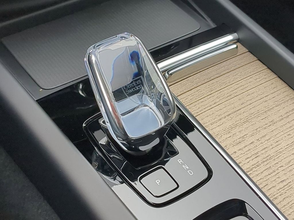 Thumbnail: 2026 Volvo XC60 - 15