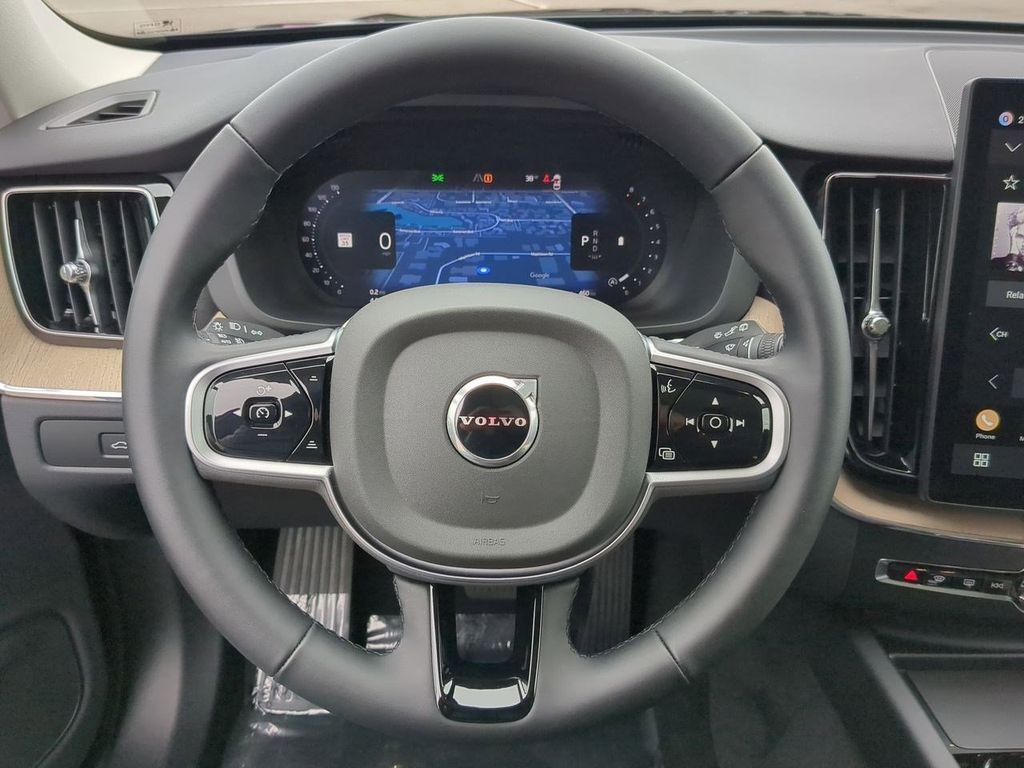 Thumbnail: 2026 Volvo XC60 - 13