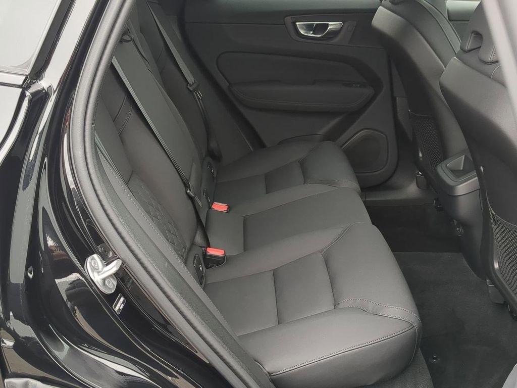 Thumbnail: 2026 Volvo XC60 - 25