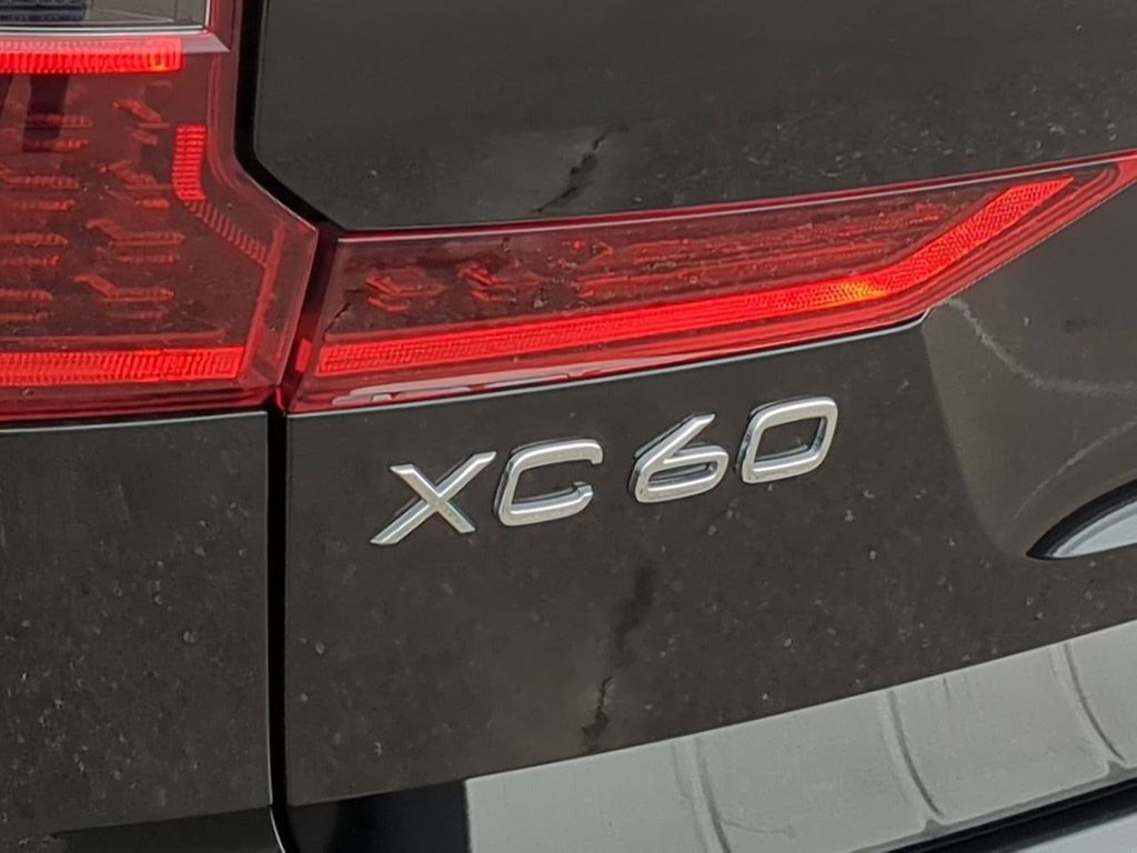 Thumbnail: 2026 Volvo XC60 - 22