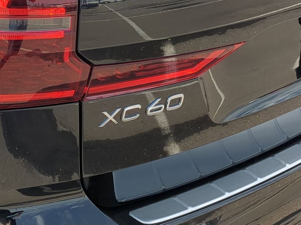 Thumbnail: 2026 Volvo XC60 - 23