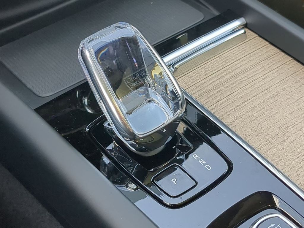 Thumbnail: 2026 Volvo XC60 - 15