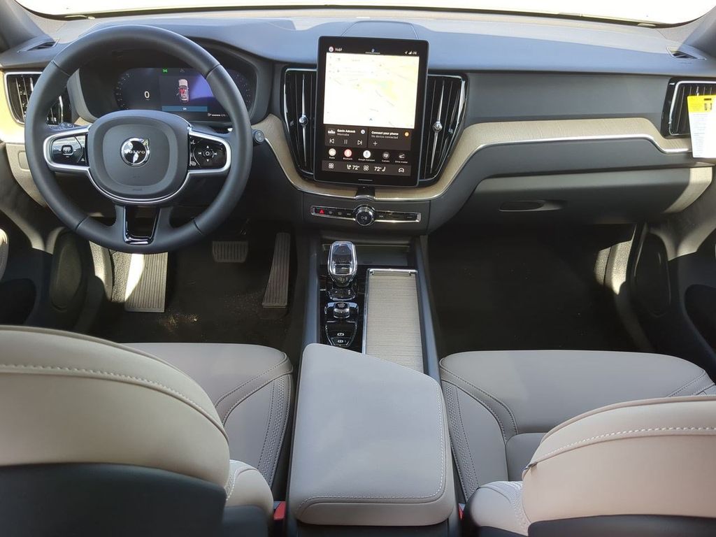 Thumbnail: 2026 Volvo XC60 - 8
