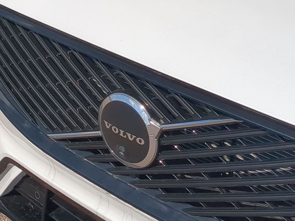 Thumbnail: 2026 Volvo XC60 - 21