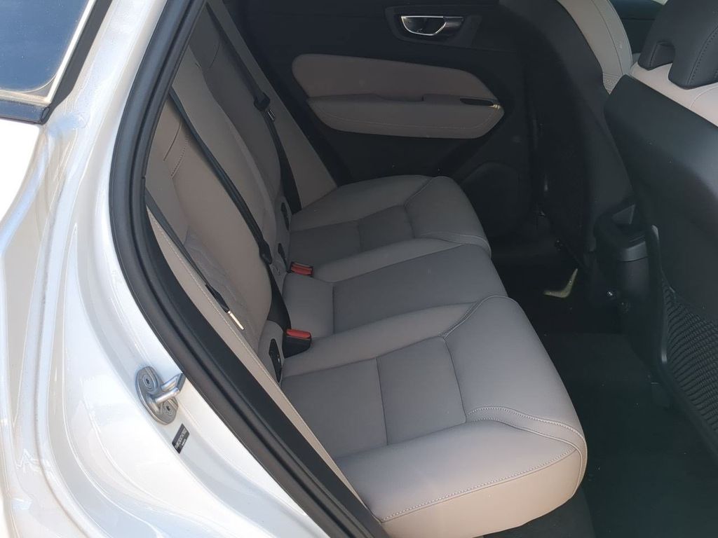 Thumbnail: 2026 Volvo XC60 - 24