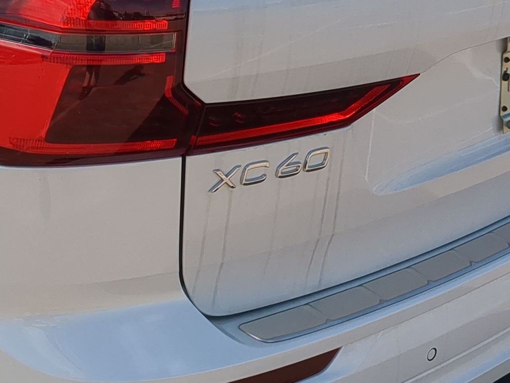 Thumbnail: 2026 Volvo XC60 - 6