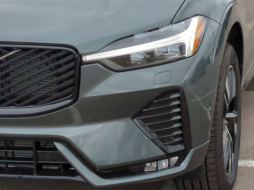 Thumbnail: 2026 Volvo XC60 - 22