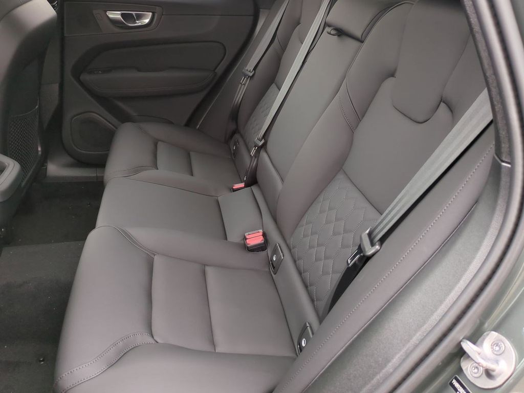 Thumbnail: 2026 Volvo XC60 - 12