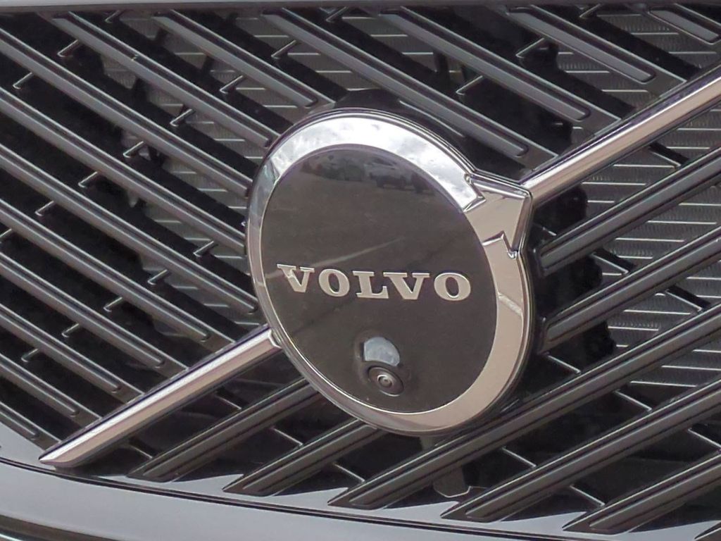 Thumbnail: 2026 Volvo XC60 - 7