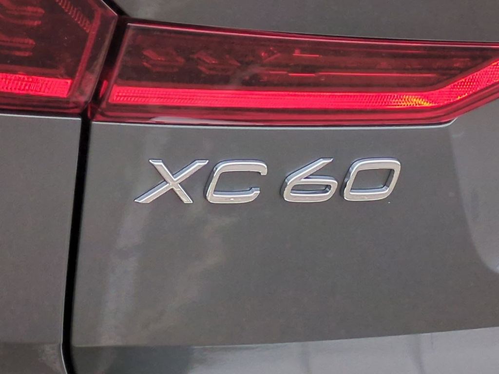 Thumbnail: 2026 Volvo XC60 - 23