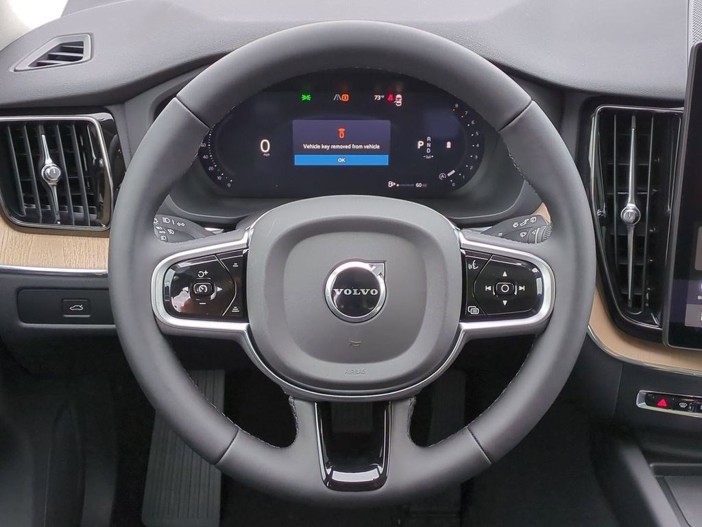 Thumbnail: 2026 Volvo XC60 - 13