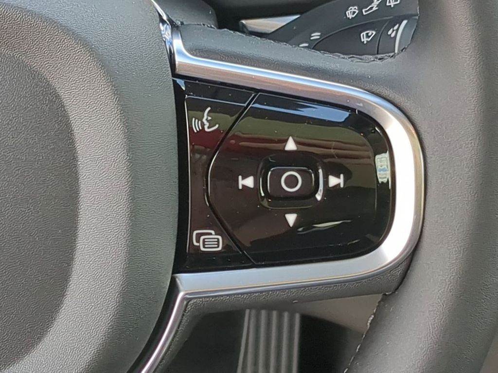 Thumbnail: 2026 Volvo XC60 - 27