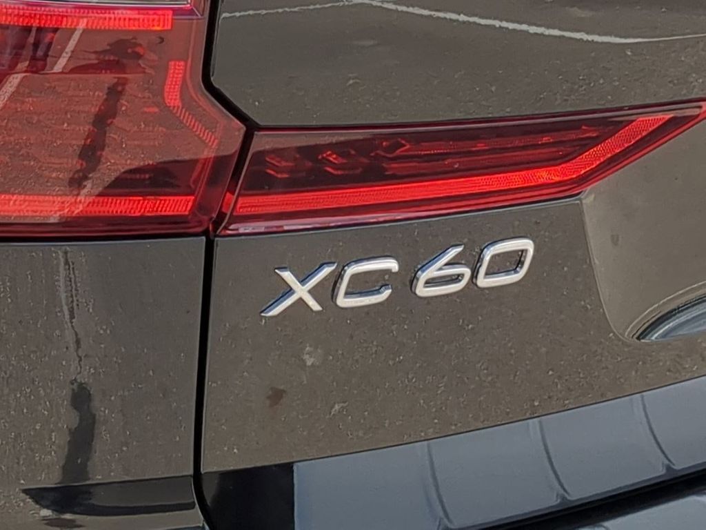 Thumbnail: 2026 Volvo XC60 - 22