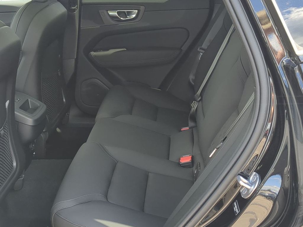 Thumbnail: 2026 Volvo XC60 - 24