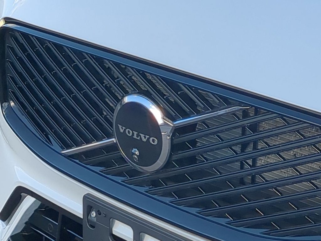 Thumbnail: 2026 Volvo XC60 - 7