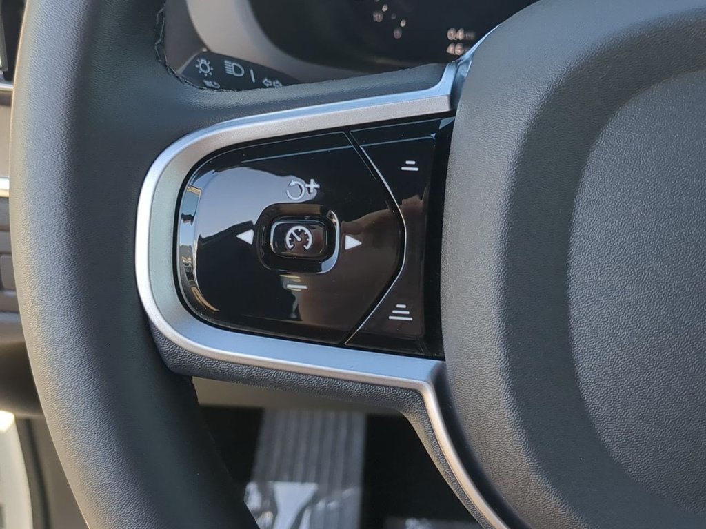 Thumbnail: 2026 Volvo XC60 - 27