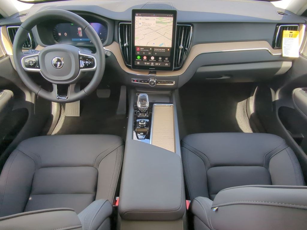 Thumbnail: 2026 Volvo XC60 - 9