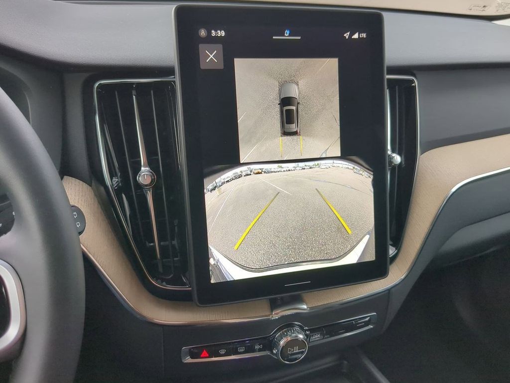 Thumbnail: 2026 Volvo XC60 - 13