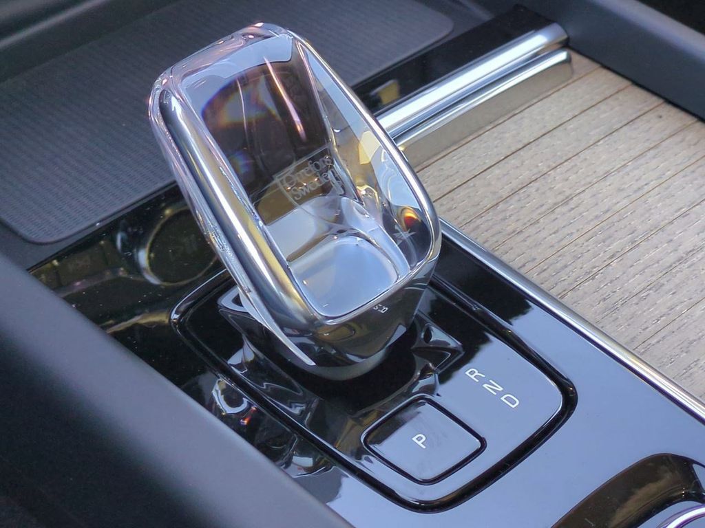 Thumbnail: 2026 Volvo XC60 - 15