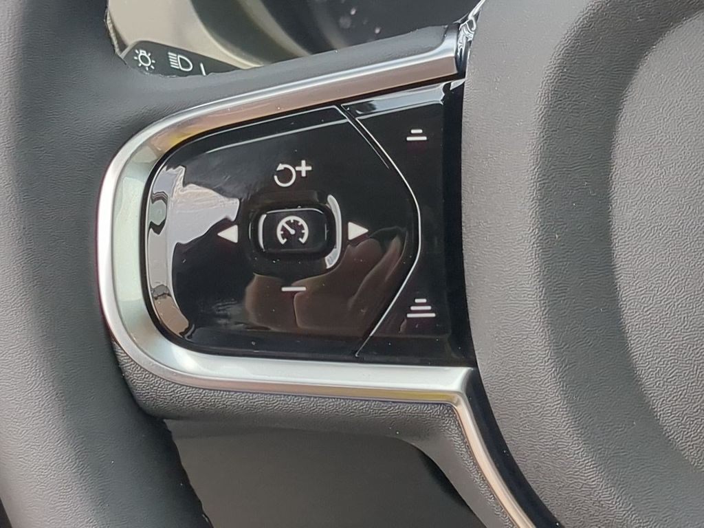Thumbnail: 2026 Volvo XC60 - 26