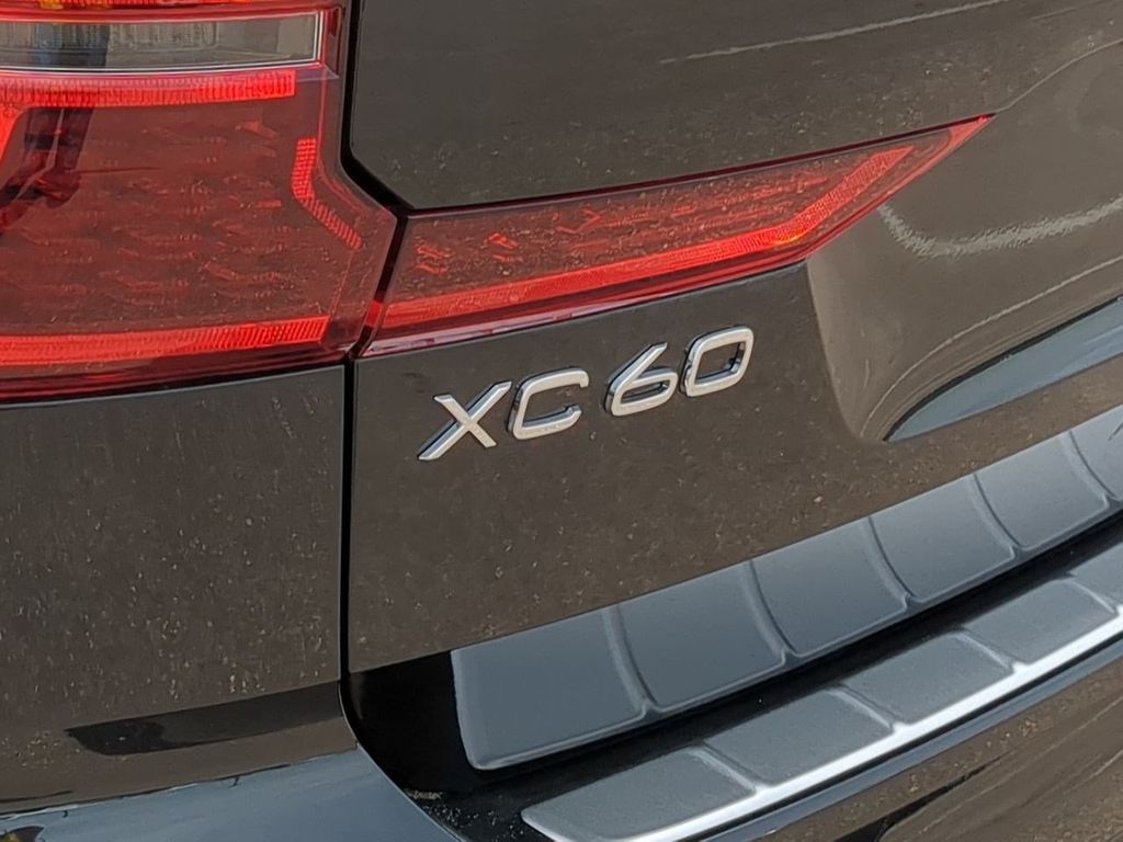 Thumbnail: 2026 Volvo XC60 - 7