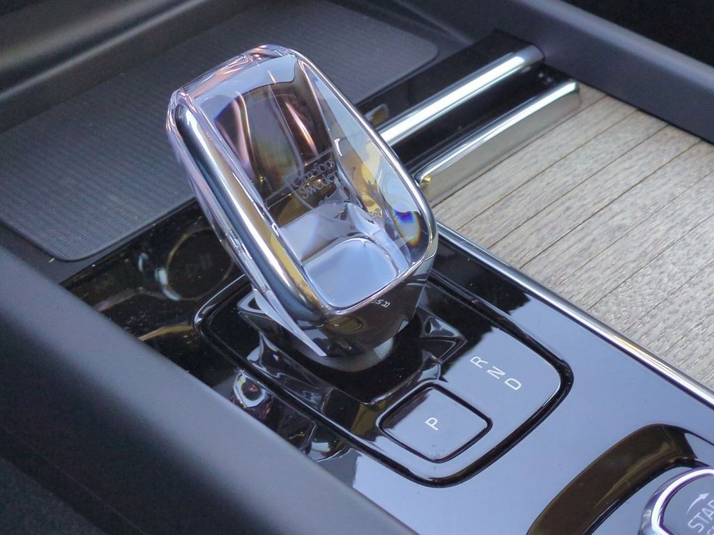 Thumbnail: 2026 Volvo XC60 - 15