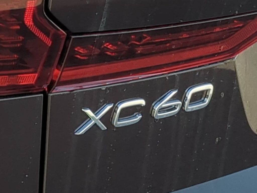 Thumbnail: 2026 Volvo XC60 - 22