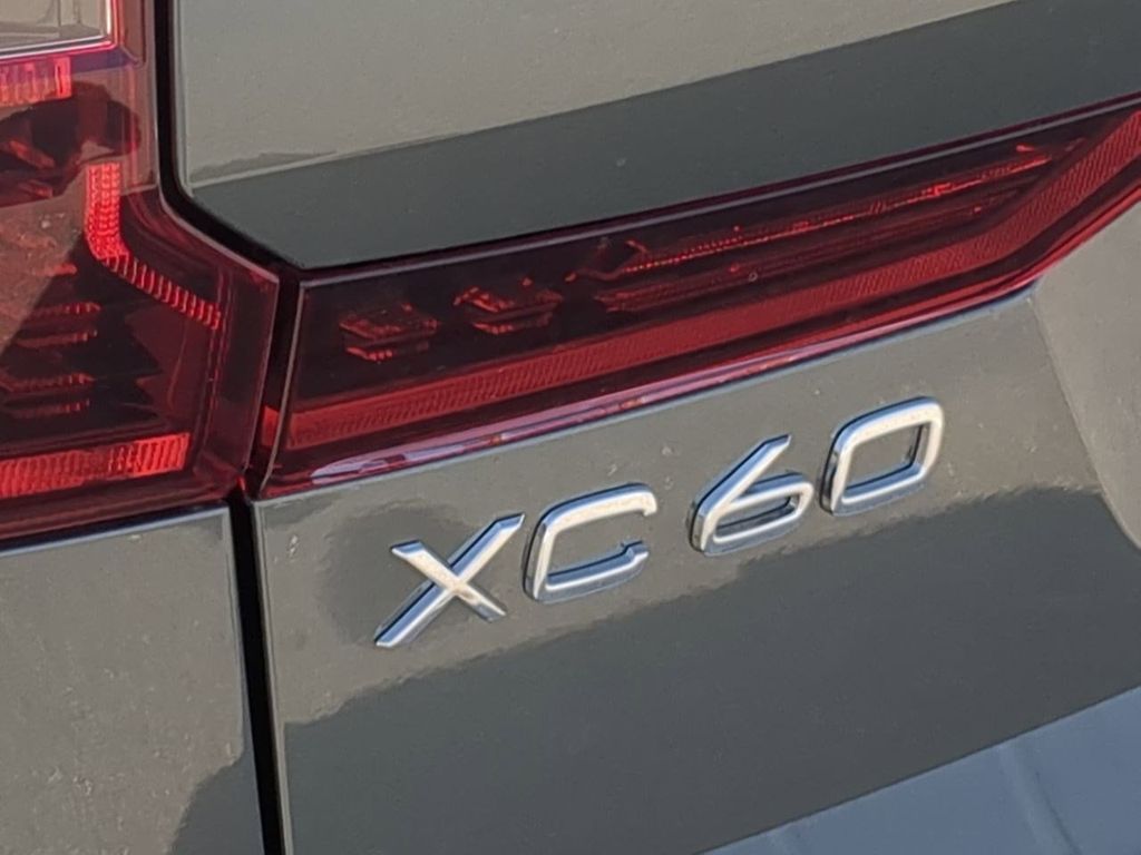 Thumbnail: 2026 Volvo XC60 - 22